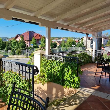 Taverna 1860 Rooms & Apartments Donja Zelina ภายนอก รูปภาพ