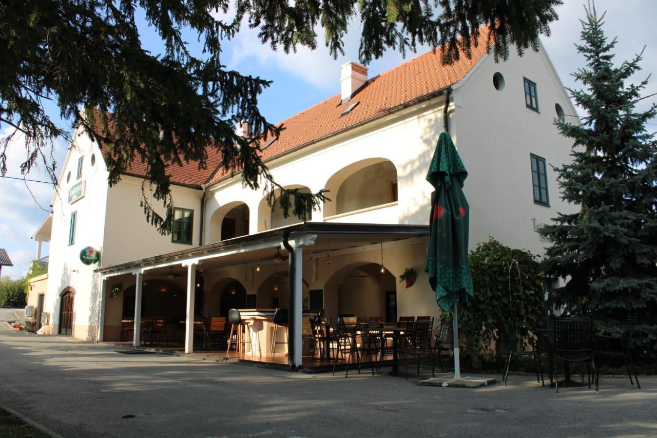 Taverna 1860 Rooms & Apartments Donja Zelina ภายนอก รูปภาพ