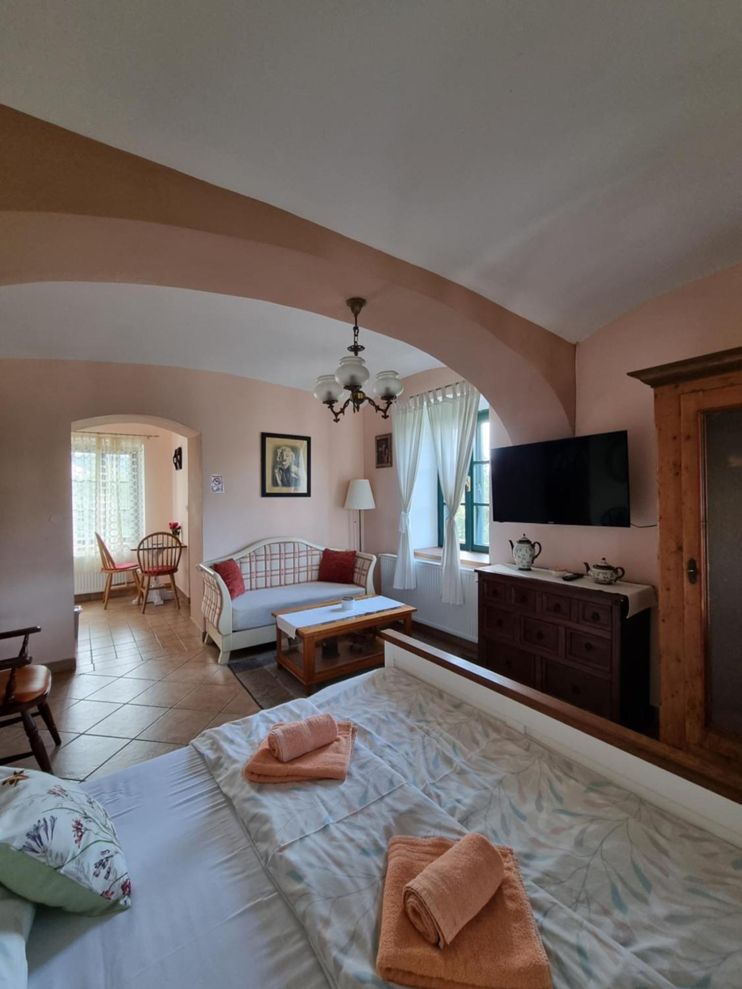 Taverna 1860 Rooms & Apartments Donja Zelina ห้อง รูปภาพ